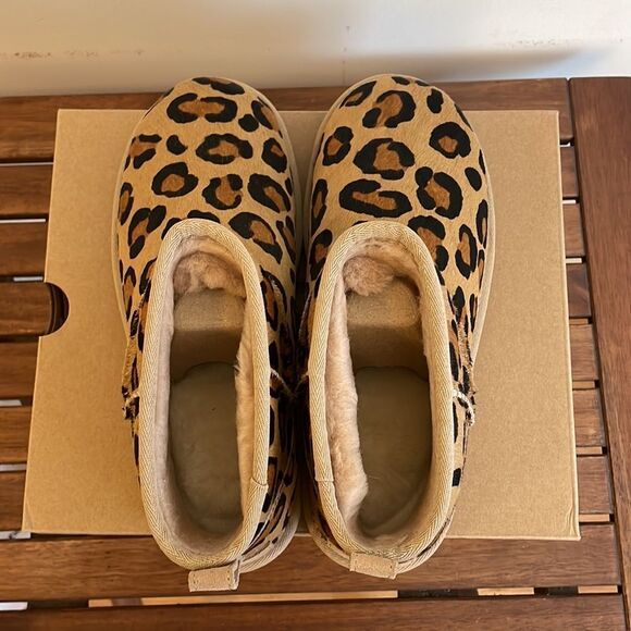 UGG Classic Ultra Mini Spotty Boots Natural Women Size 7 - Picture 8 of 15